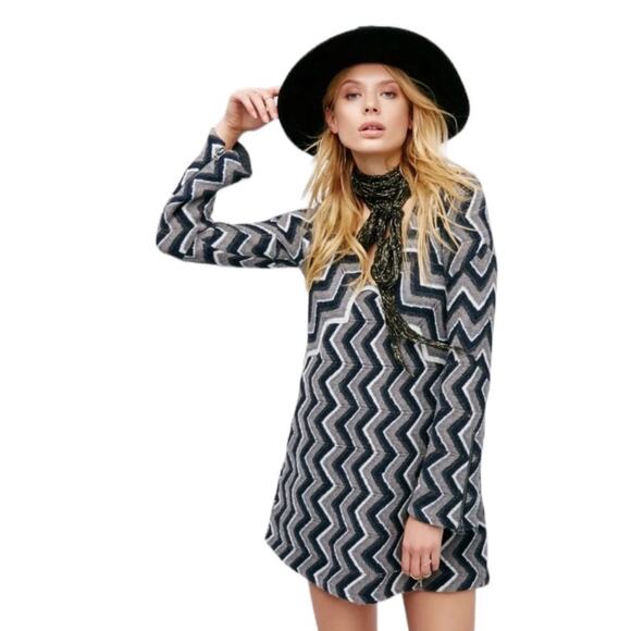 FREE PEOPLE RHIANNON CHEVRON LONG SLEEVE KNIT SWING DRESS BLACK COMBO Size XS - Picture 1 of 8